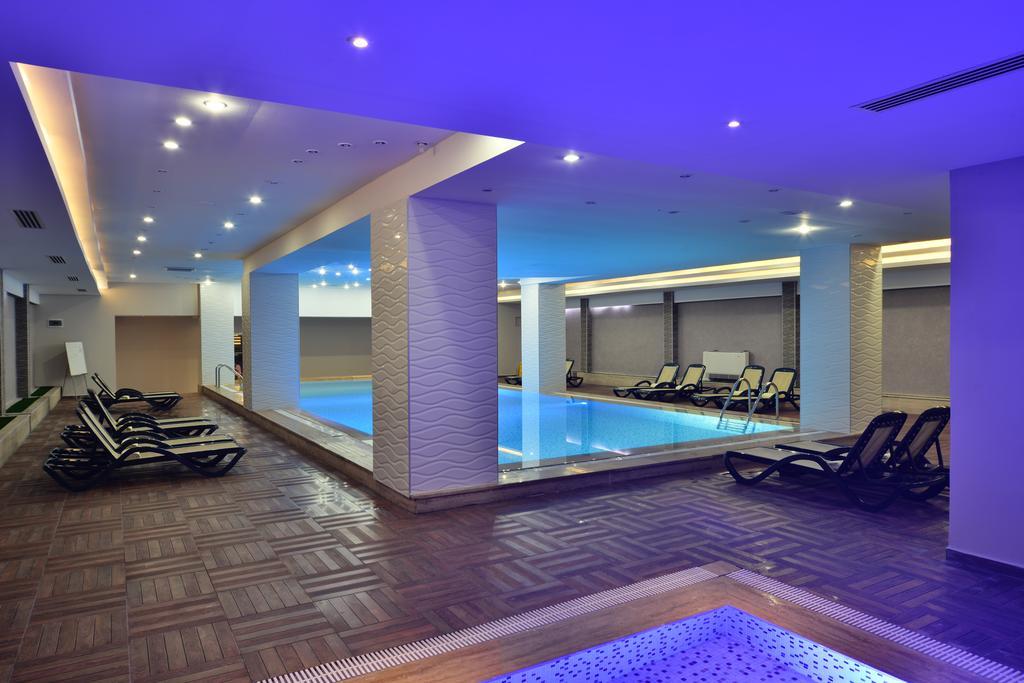Dolphin Family Hotel 3* Alanya