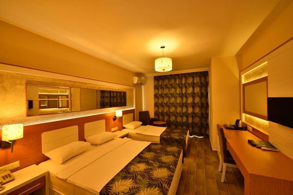 Dolphin Family Hotel Hotel apartamentowy 3*